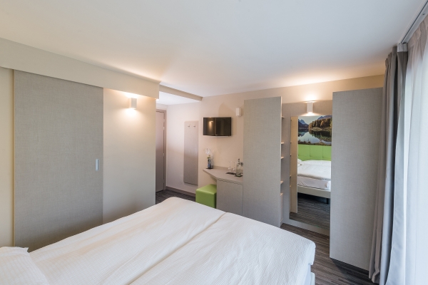 Adhhoc Hotel